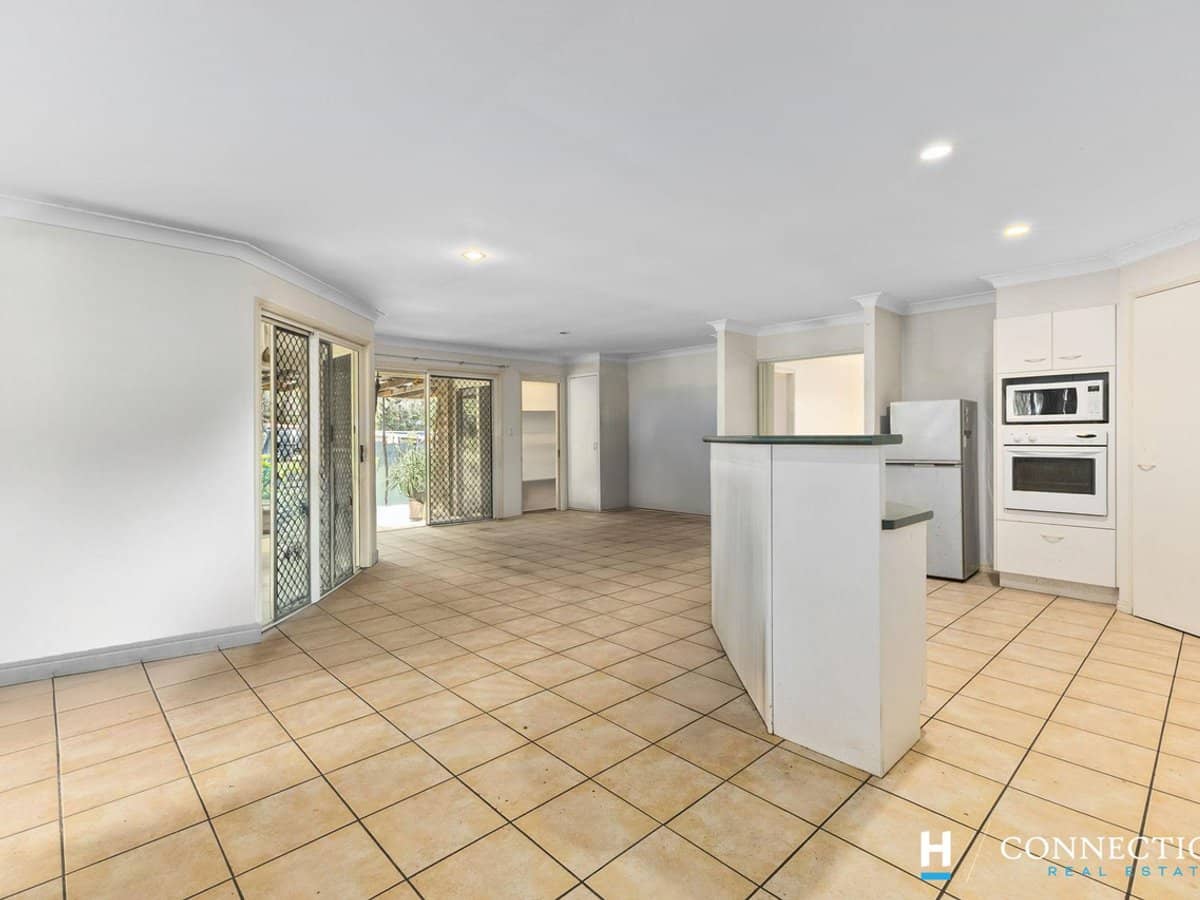 6 Kristina Close, BRACKEN RIDGE - Thumbnail 4