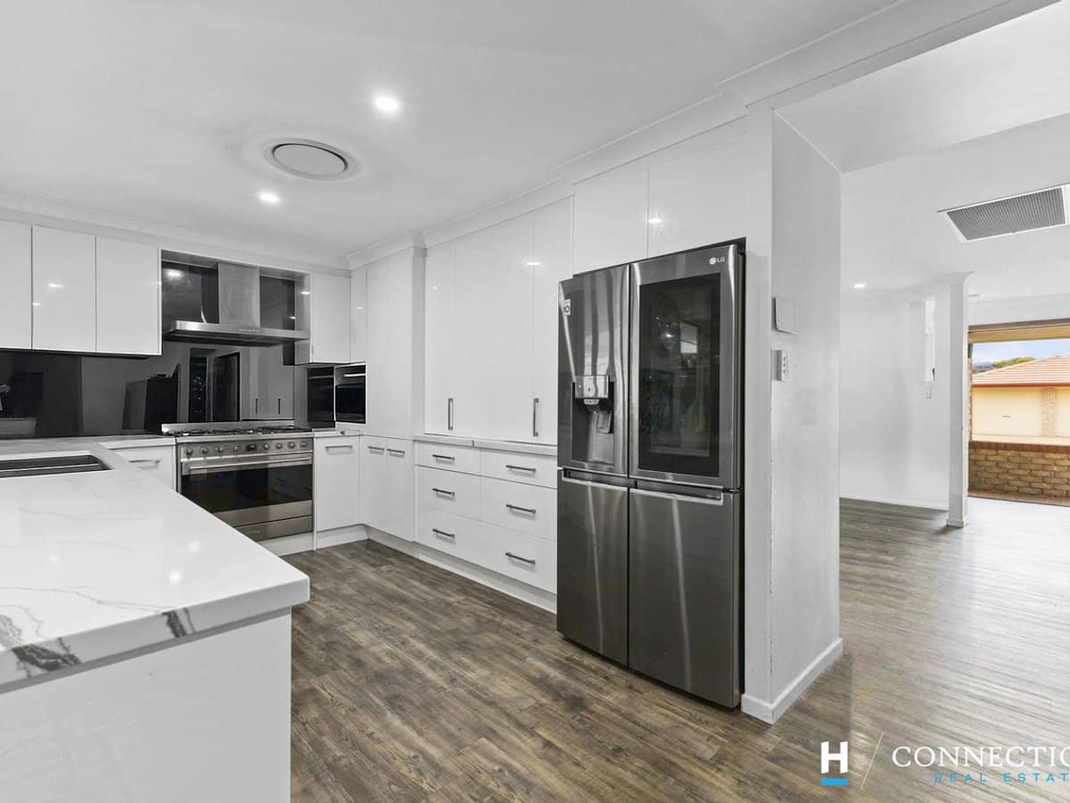 3 Ewan Place, BRACKEN RIDGE - Thumbnail 2