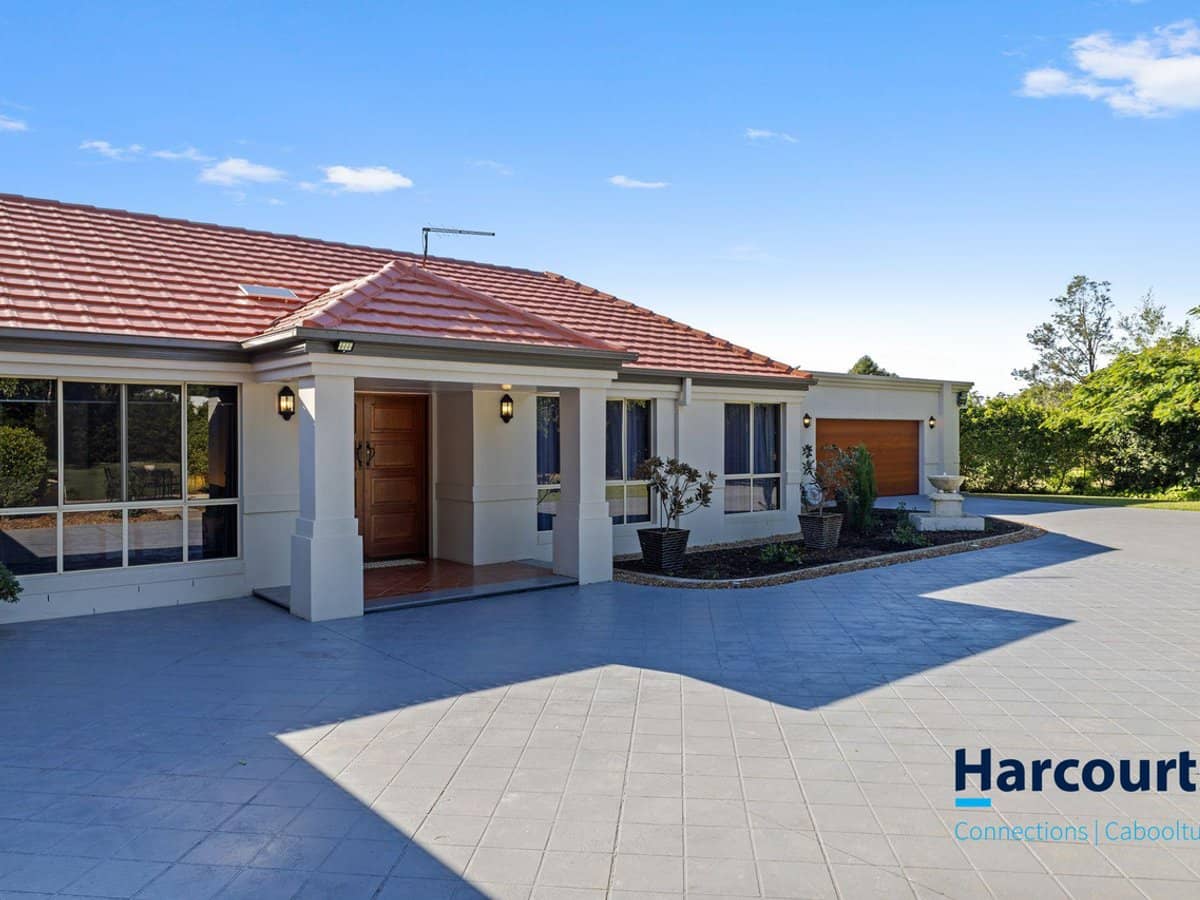 61 Thompson Road, BELLMERE - Thumbnail 3