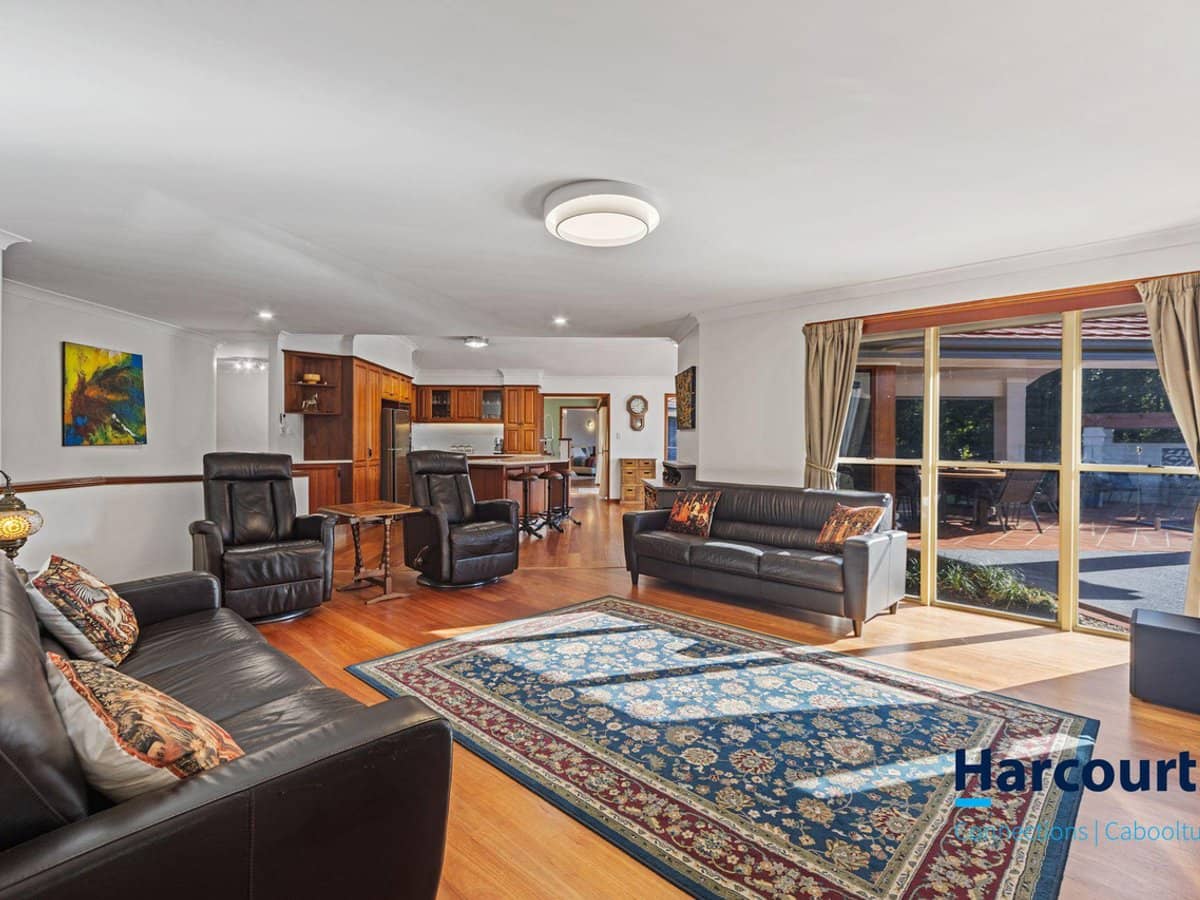 61 Thompson Road, BELLMERE - Thumbnail 17