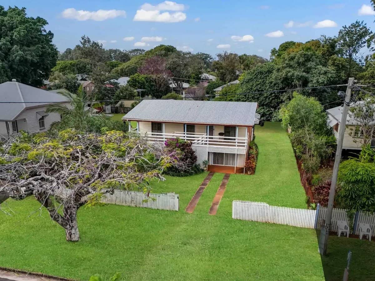 105 Passage Street, CLEVELAND - Thumbnail 1