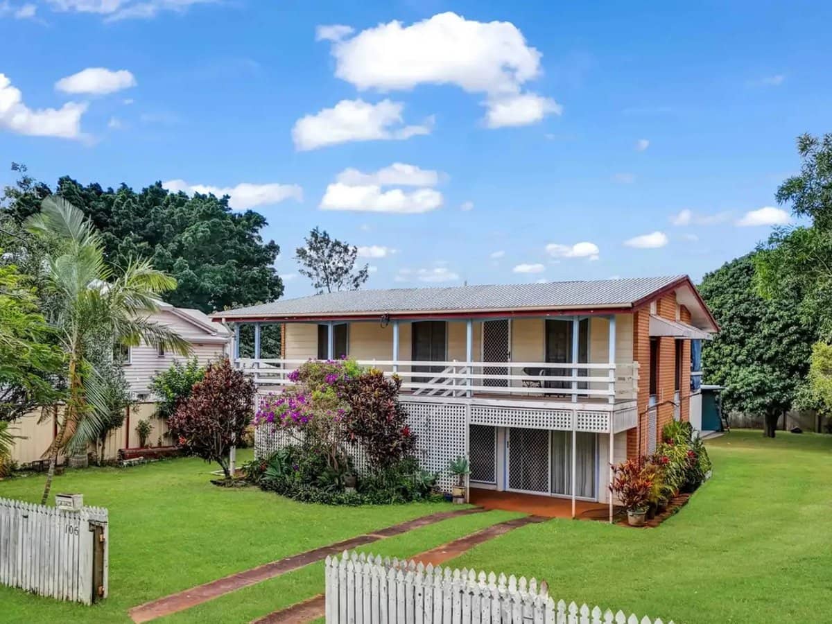 105 Passage Street, CLEVELAND - Thumbnail 2