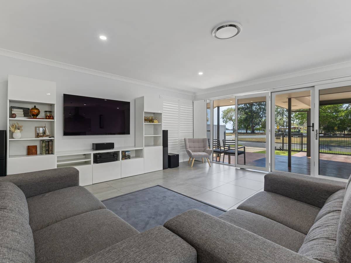 11 Endeavour Esplanade, NEWPORT - Thumbnail 7