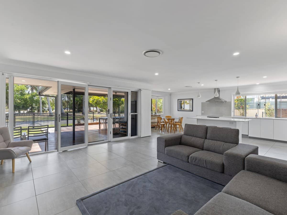 11 Endeavour Esplanade, NEWPORT - Thumbnail 8