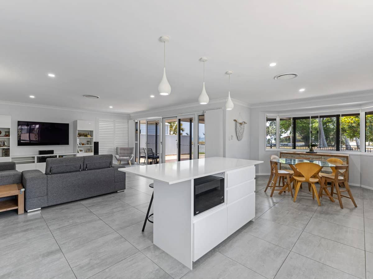 11 Endeavour Esplanade, NEWPORT - Thumbnail 12