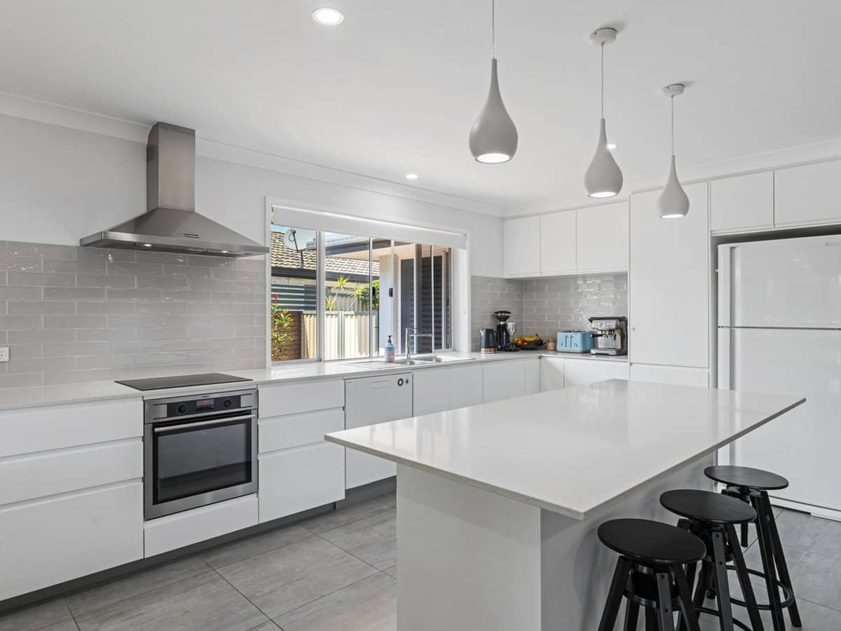 11 Endeavour Esplanade, NEWPORT - Thumbnail 14