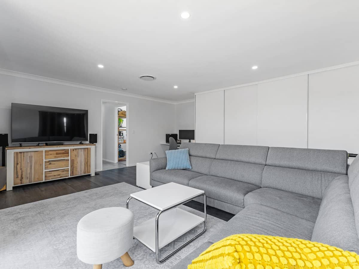 11 Endeavour Esplanade, NEWPORT - Thumbnail 19