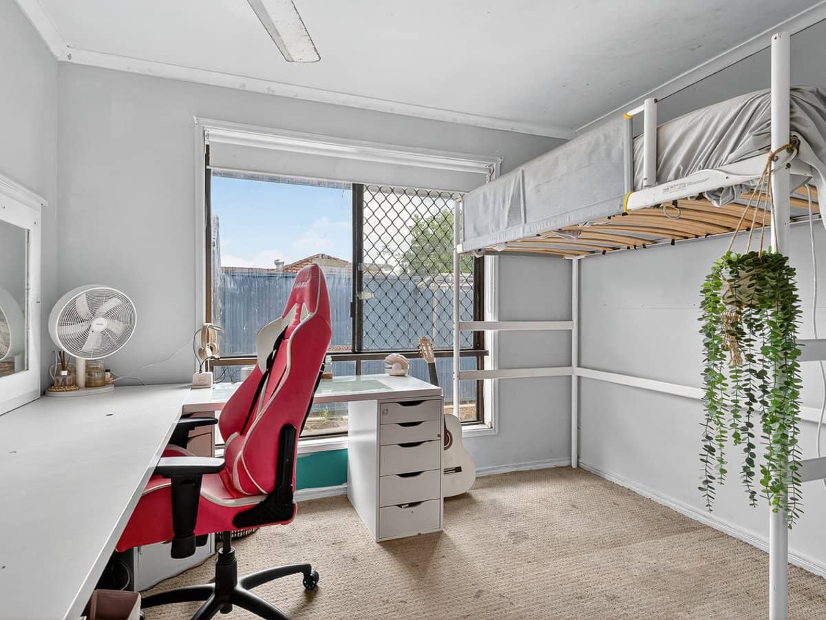 6 Blamey Court, MORAYFIELD - Thumbnail 15