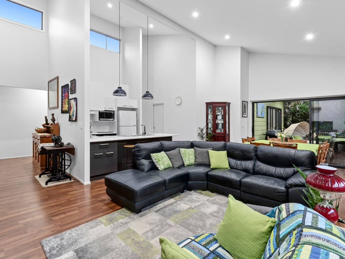 12 Dollarbird Place, GLASS HOUSE MOUNTAINS - Thumbnail 3