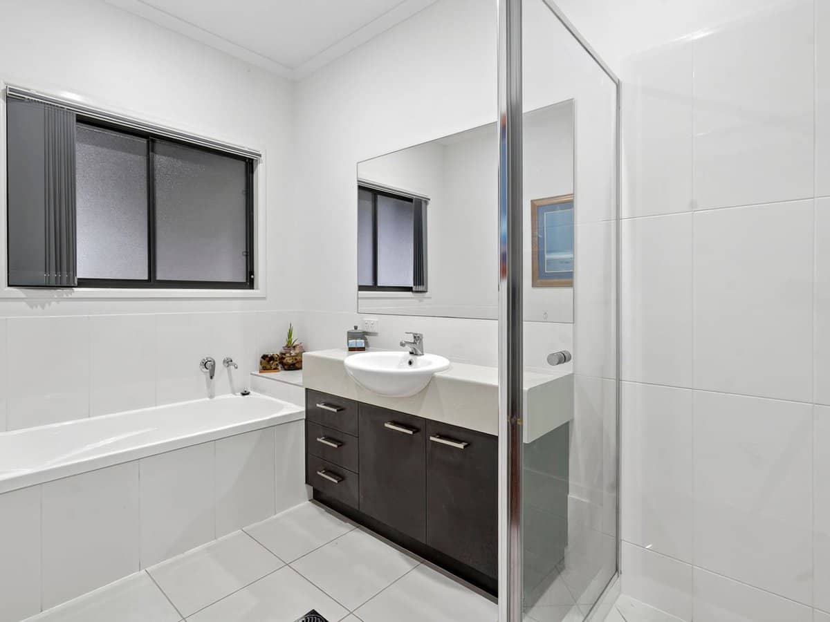 12 Dollarbird Place, GLASS HOUSE MOUNTAINS - Thumbnail 11