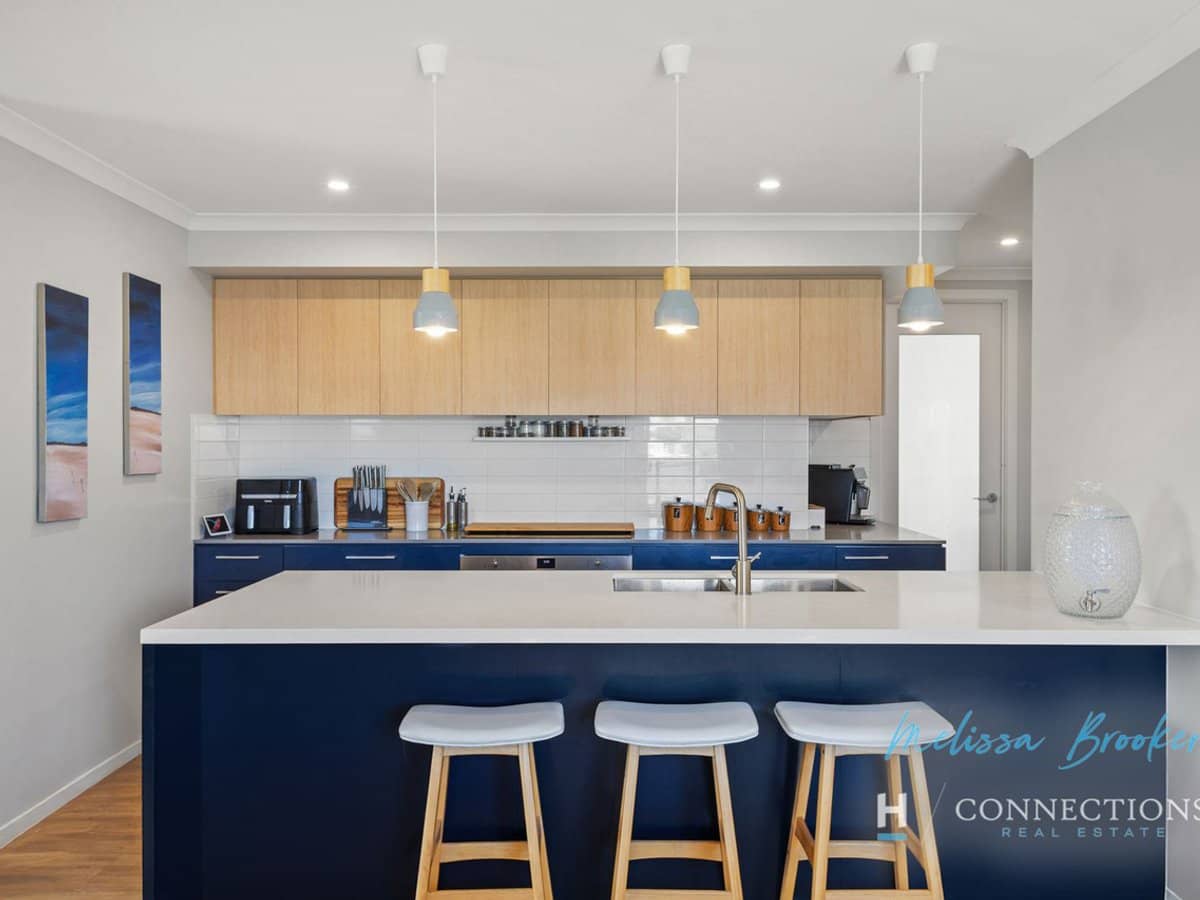 64 Aquila Circuit, BANKSIA BEACH - Thumbnail 4