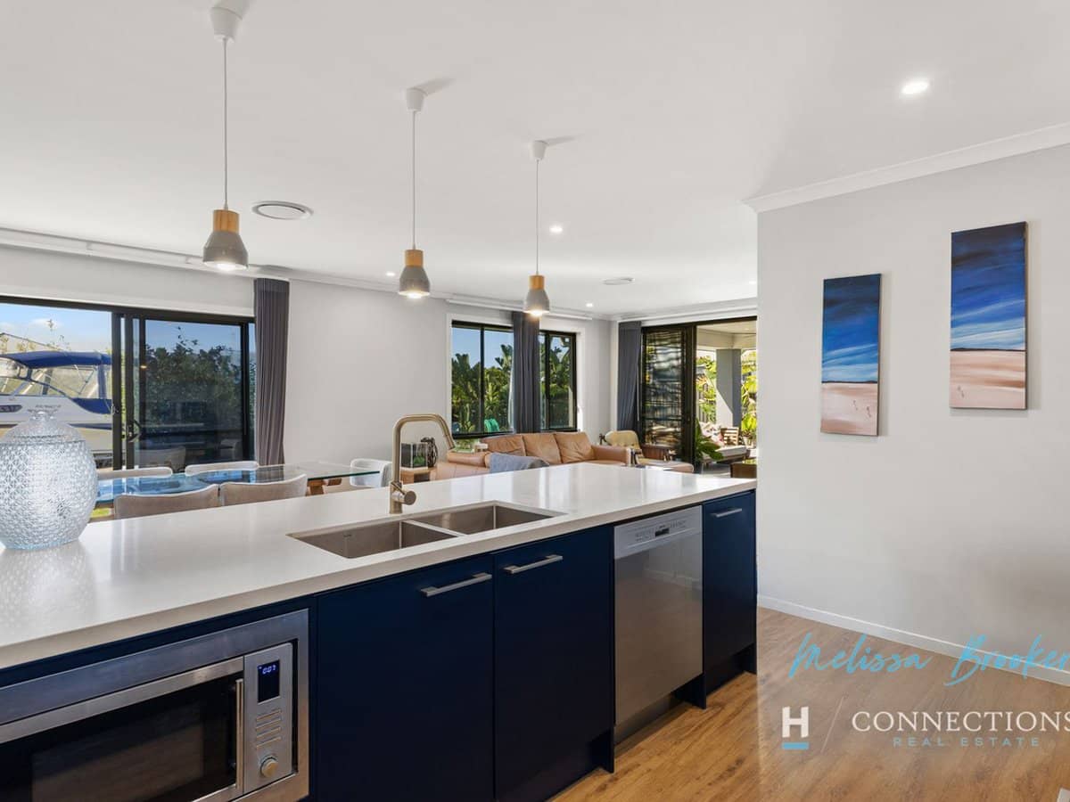 64 Aquila Circuit, BANKSIA BEACH - Thumbnail 5