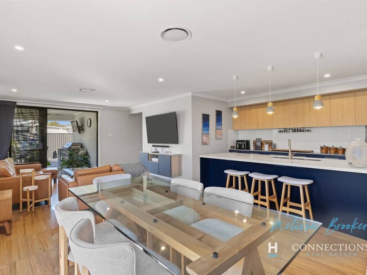 64 Aquila Circuit, BANKSIA BEACH - Thumbnail 6