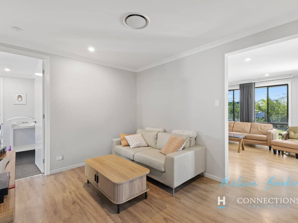 64 Aquila Circuit, BANKSIA BEACH - Thumbnail 10