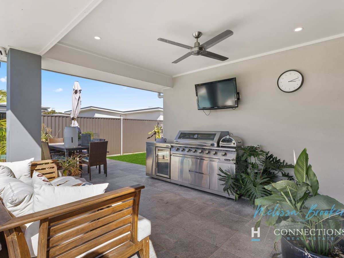 64 Aquila Circuit, BANKSIA BEACH - Thumbnail 21
