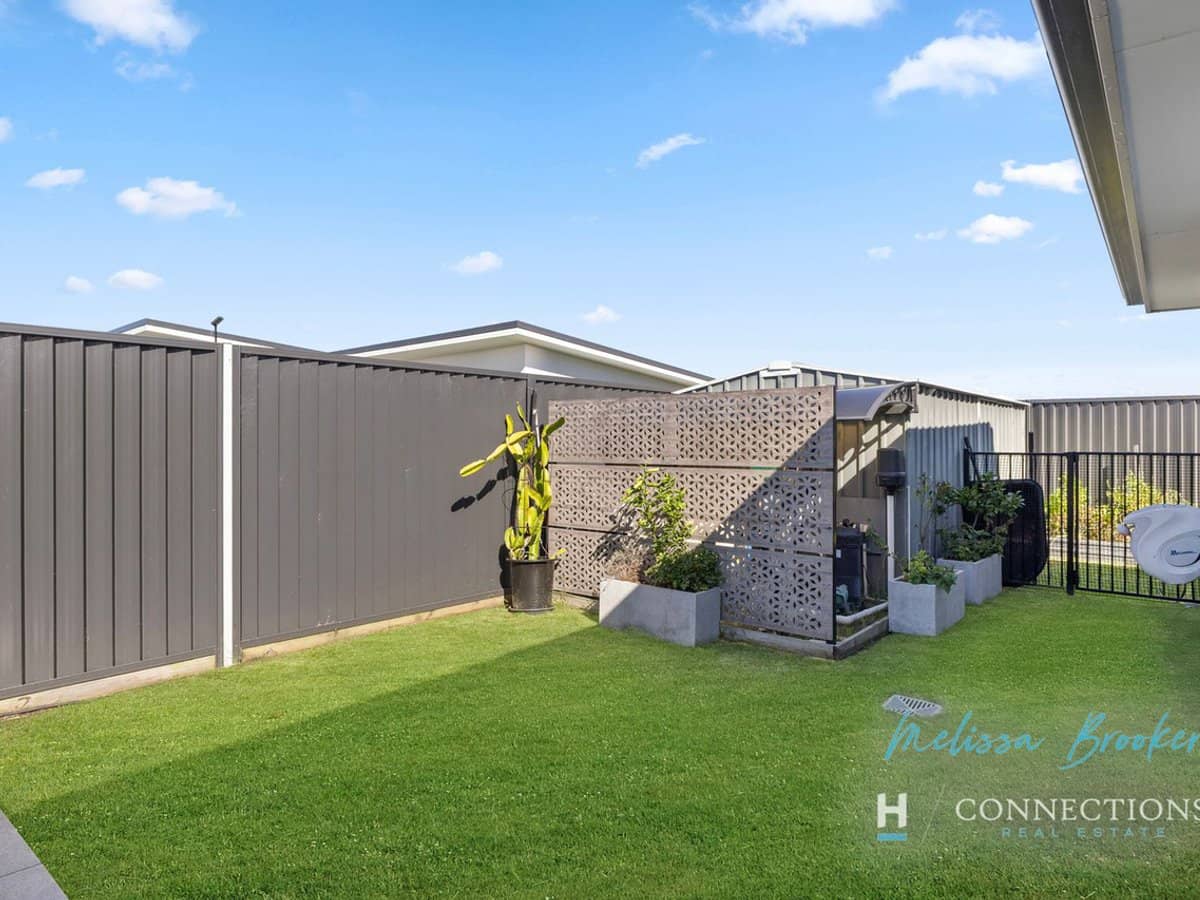 64 Aquila Circuit, BANKSIA BEACH - Thumbnail 25