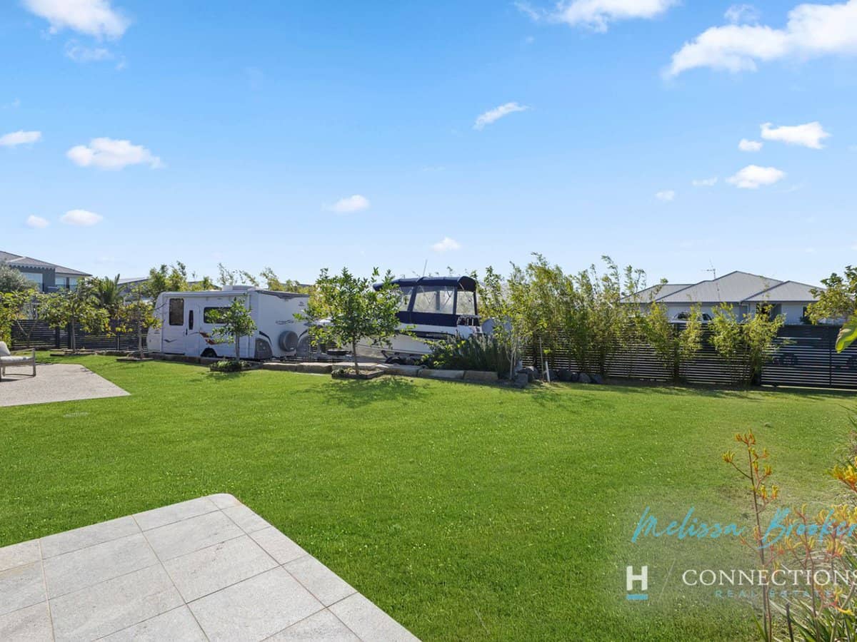 64 Aquila Circuit, BANKSIA BEACH - Thumbnail 26