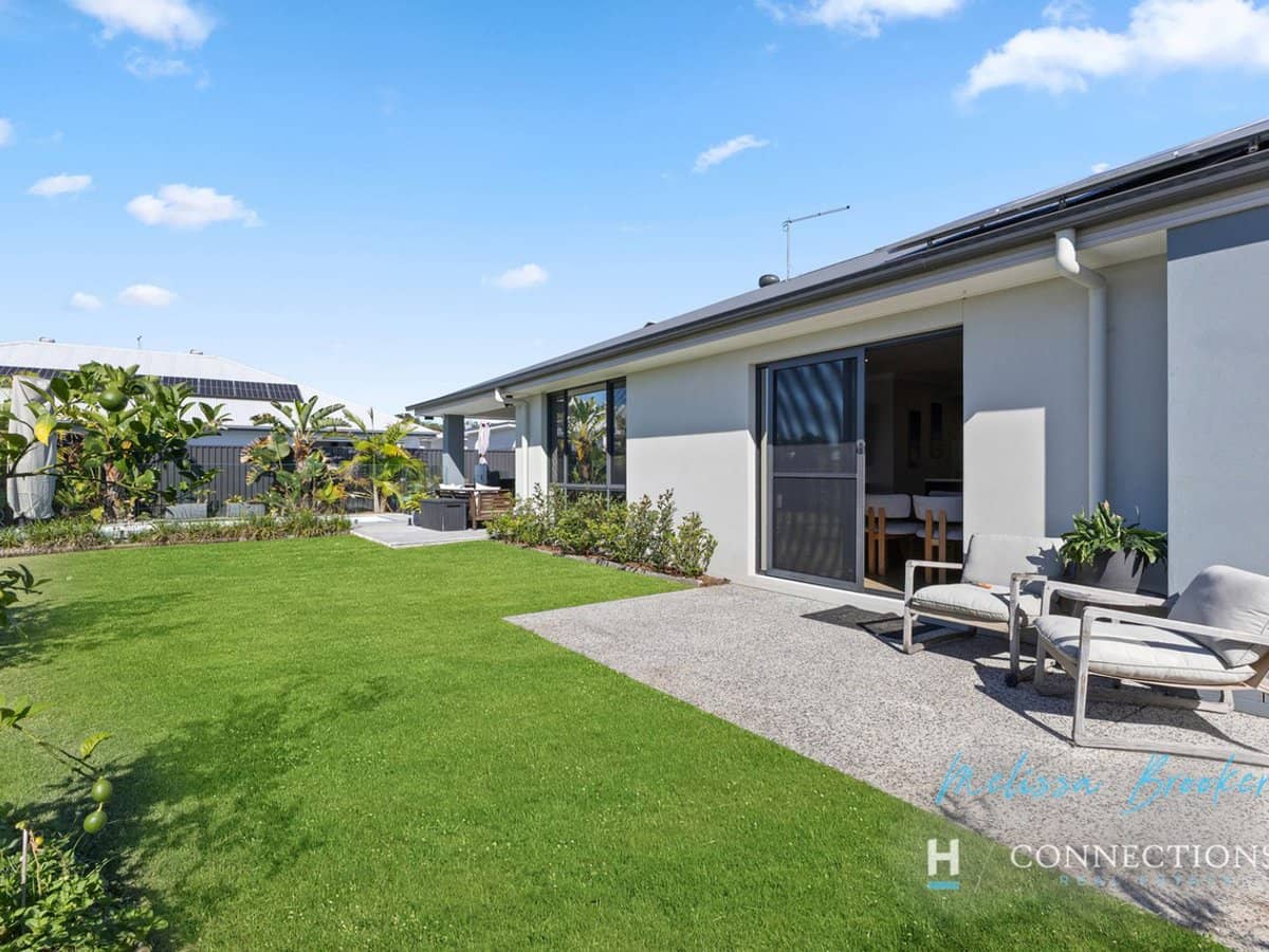64 Aquila Circuit, BANKSIA BEACH - Thumbnail 27