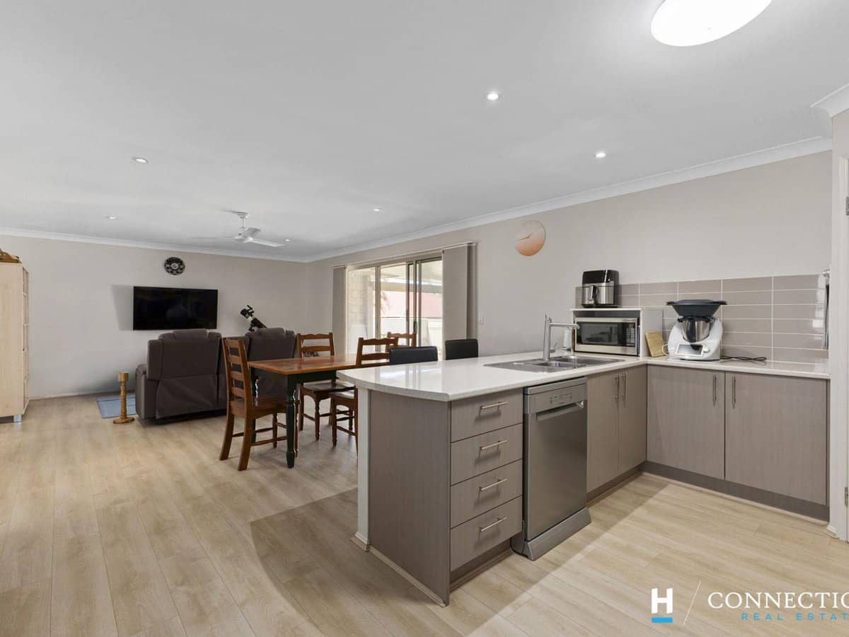 103 North Ridge Circuit, DECEPTION BAY - Thumbnail 8