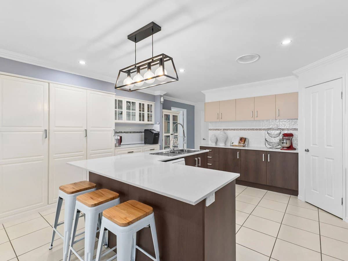 8 Lagoon Court, MURRUMBA DOWNS - Thumbnail 6