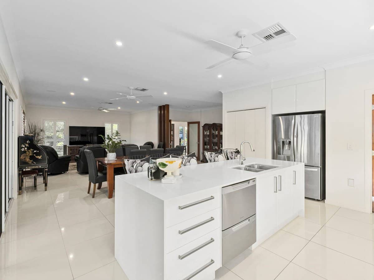 28 Dunes Crescent, NORTH LAKES - Thumbnail 13