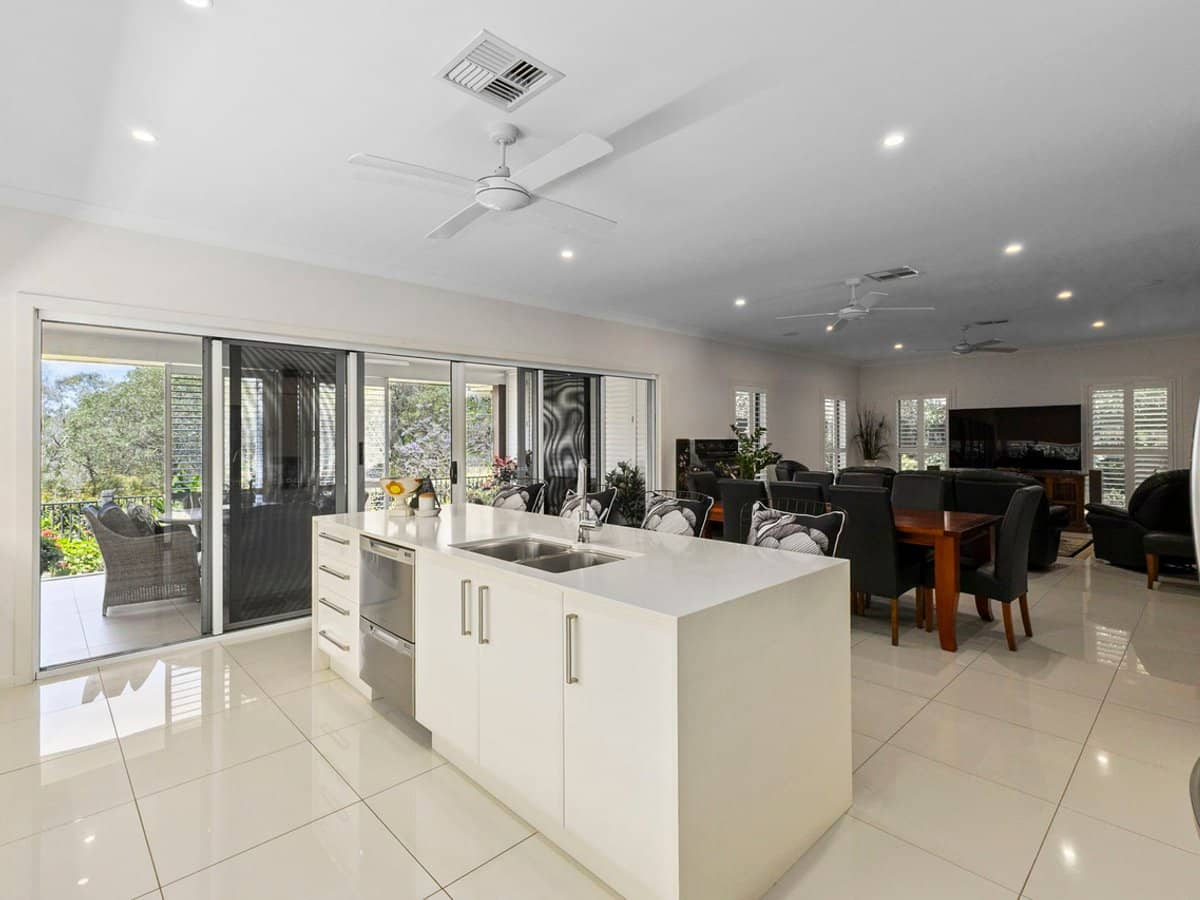 28 Dunes Crescent, NORTH LAKES - Thumbnail 14