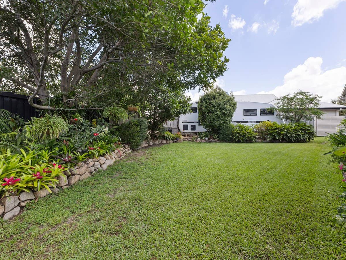 28 Dunes Crescent, NORTH LAKES - Thumbnail 30