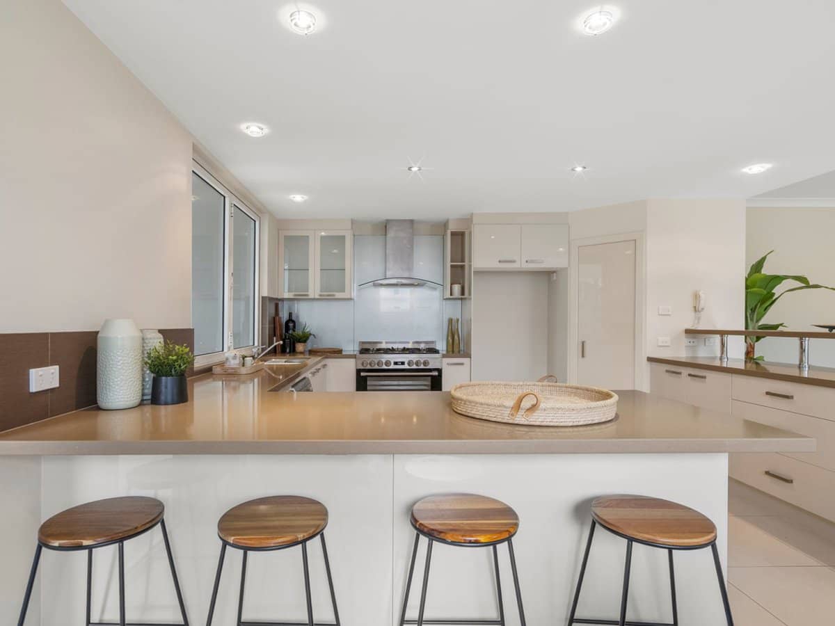 7025 Vista Drive, BENOWA - Thumbnail 1