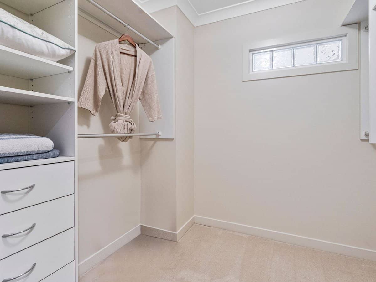 7025 Vista Drive, BENOWA - Thumbnail 11