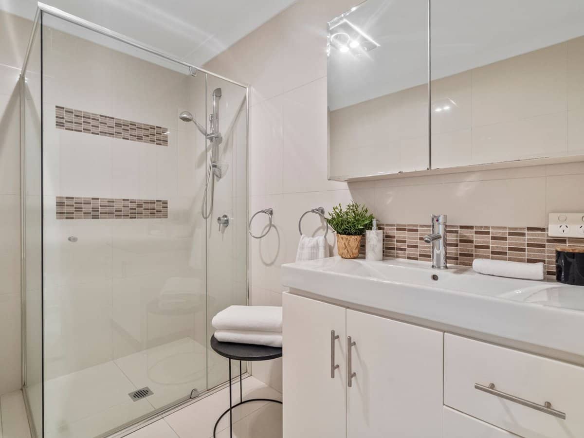 7025 Vista Drive, BENOWA - Thumbnail 15