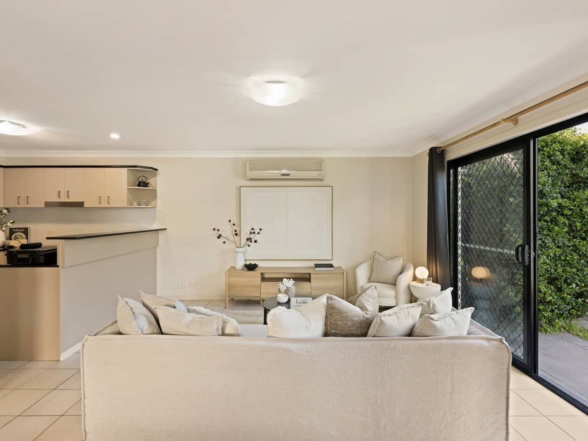 30 Collier Street, STAFFORD - Thumbnail 1