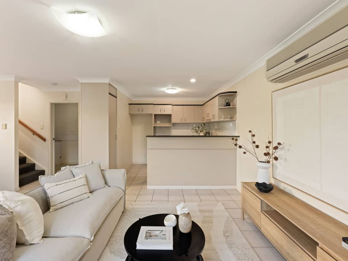 30 Collier Street, STAFFORD - Thumbnail 2