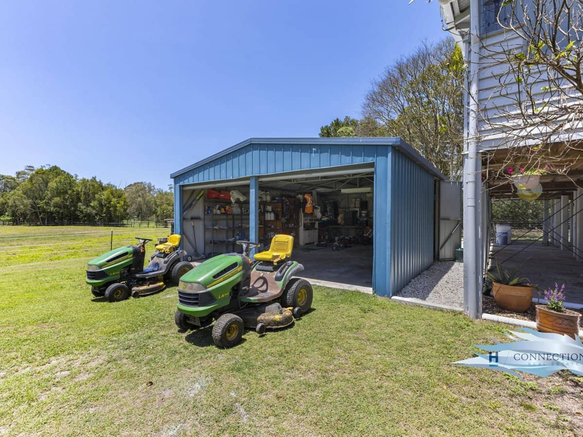 18 Murray Court, BEACHMERE - Thumbnail 8