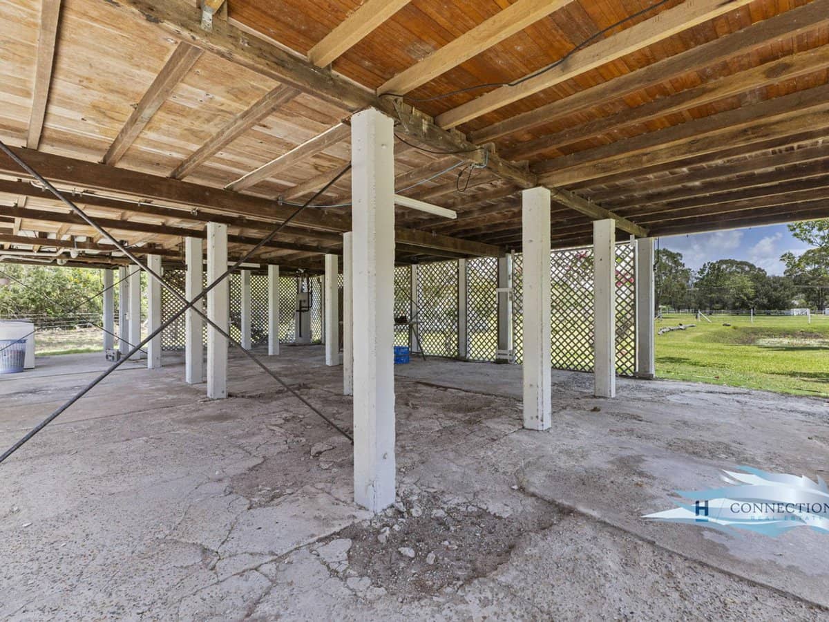 18 Murray Court, BEACHMERE - Thumbnail 29