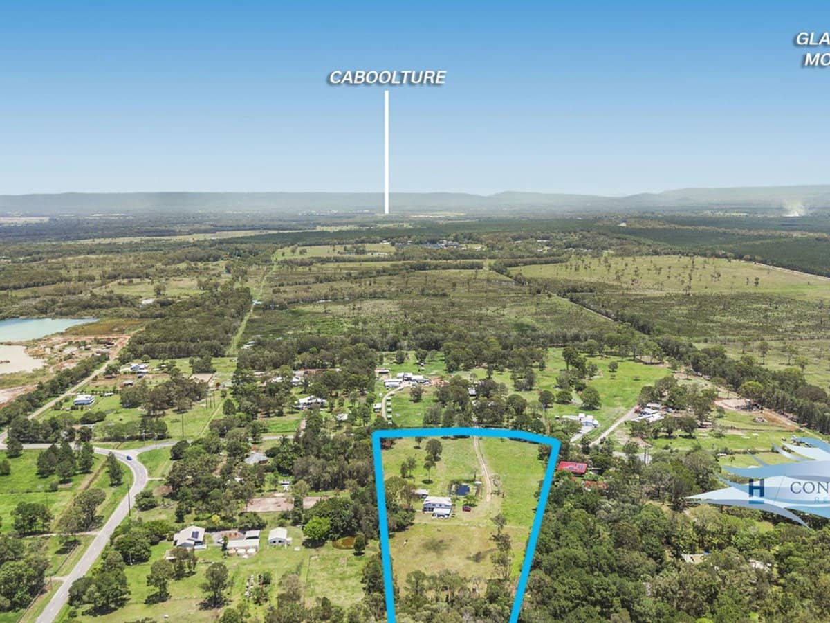 18 Murray Court, BEACHMERE - Thumbnail 32
