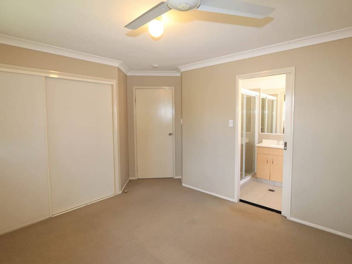 22 Clear River Boulevard, ASHMORE - Thumbnail 6