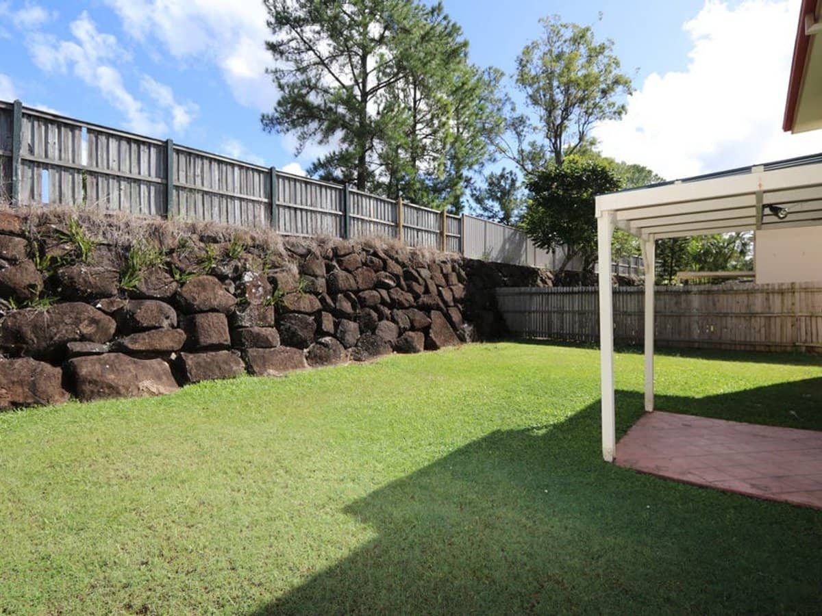 22 Clear River Boulevard, ASHMORE - Thumbnail 13