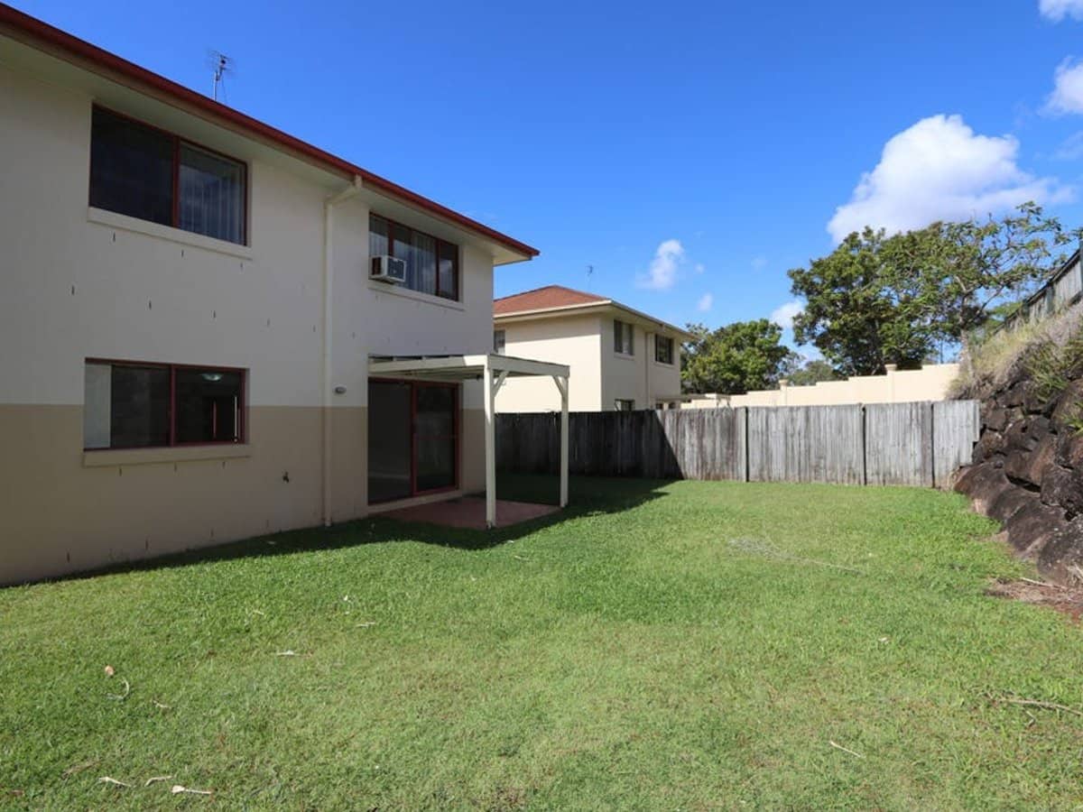 22 Clear River Boulevard, ASHMORE - Thumbnail 14