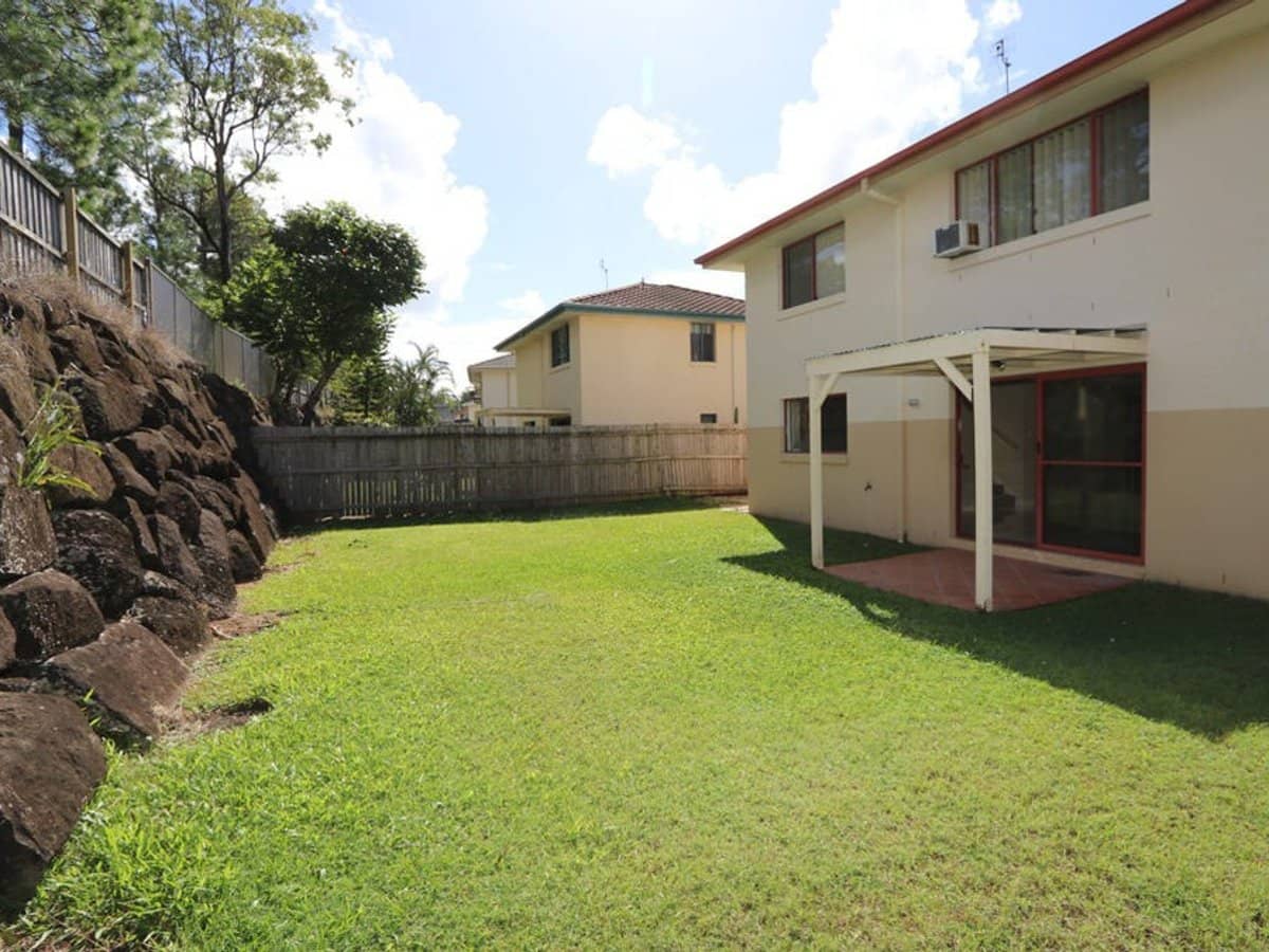 22 Clear River Boulevard, ASHMORE - Thumbnail 15