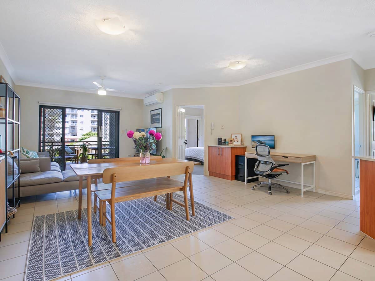 9 Amisfield Avenue, NUNDAH - Thumbnail 2