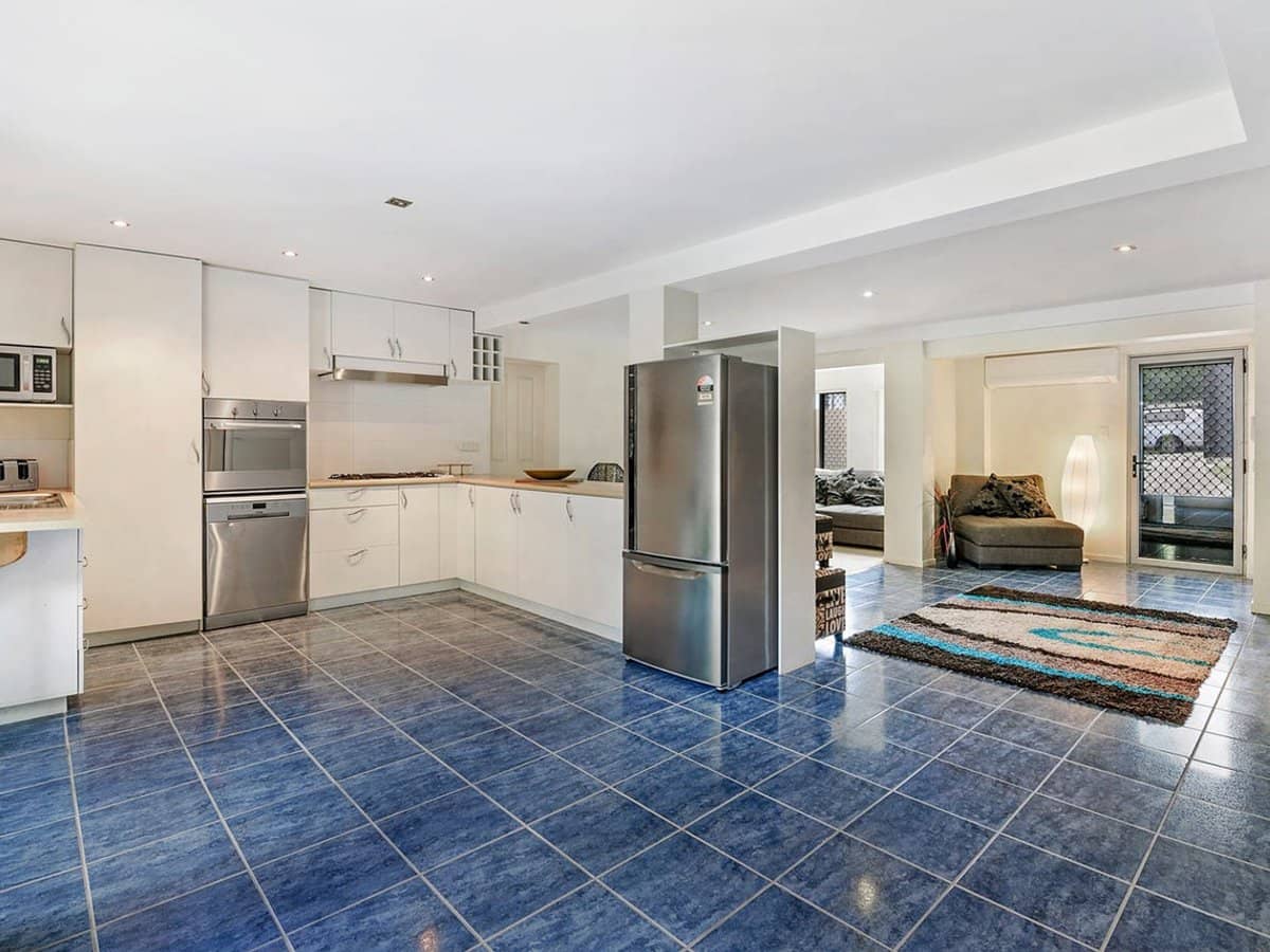 4 Tallowood Road, ASHMORE - Thumbnail 10