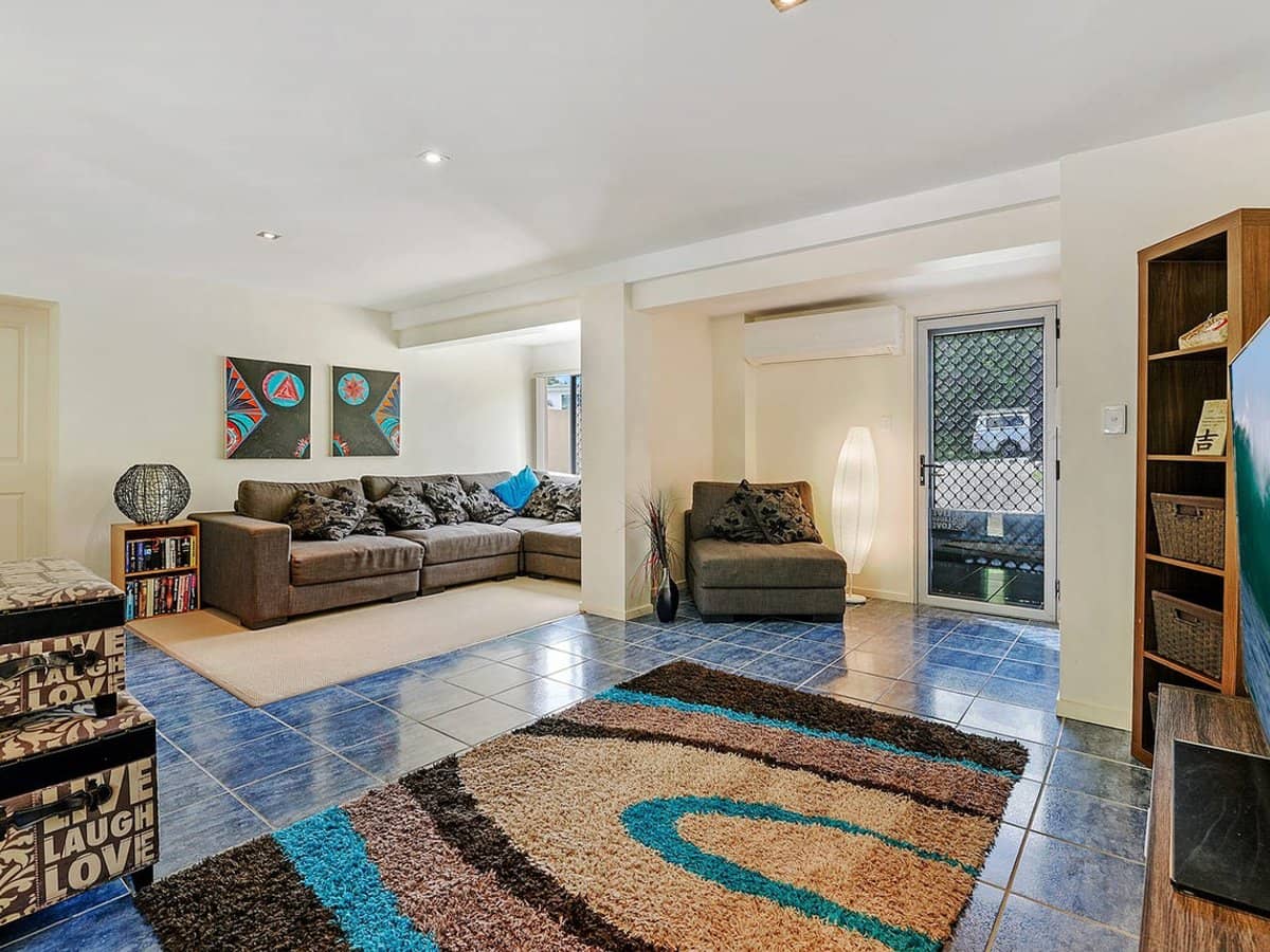 4 Tallowood Road, ASHMORE - Thumbnail 11