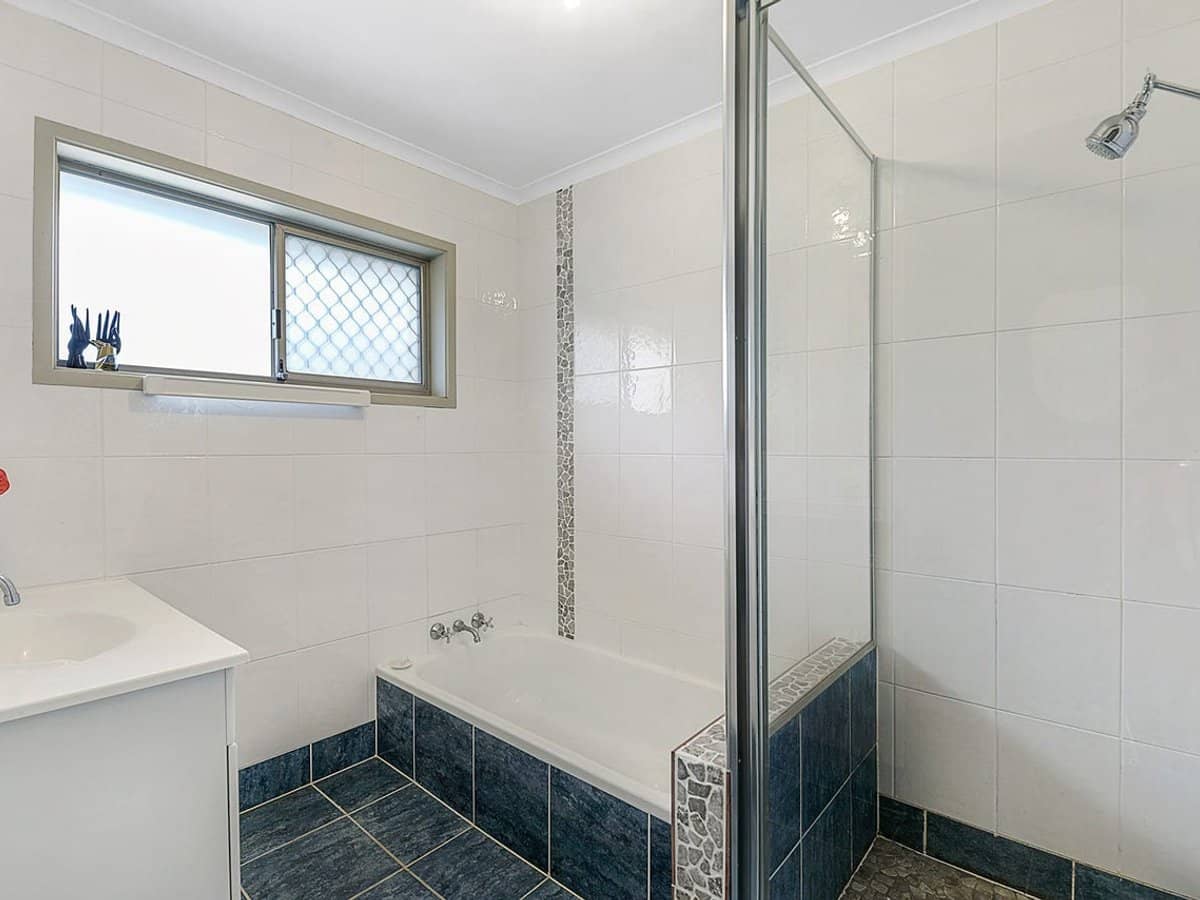 4 Tallowood Road, ASHMORE - Thumbnail 14