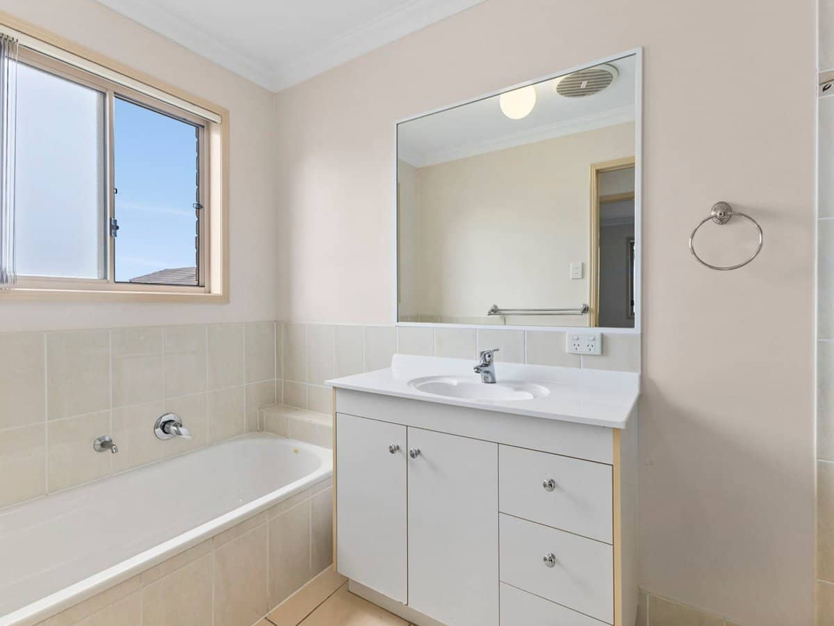 80 Snowy River Circuit, FOREST LAKE - Thumbnail 12