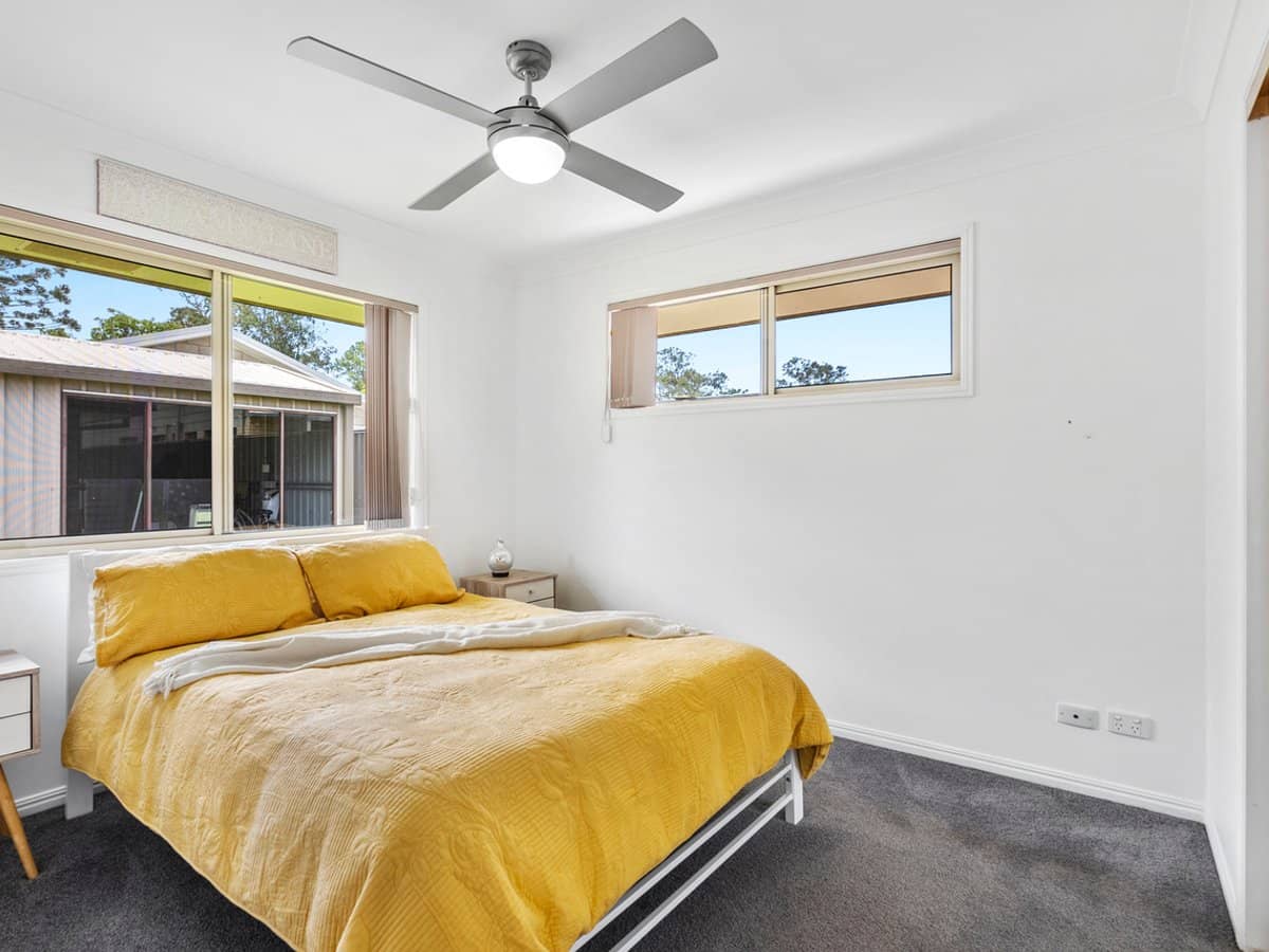 27 Elizabeth Street, CURRUMBIN WATERS - Thumbnail 13