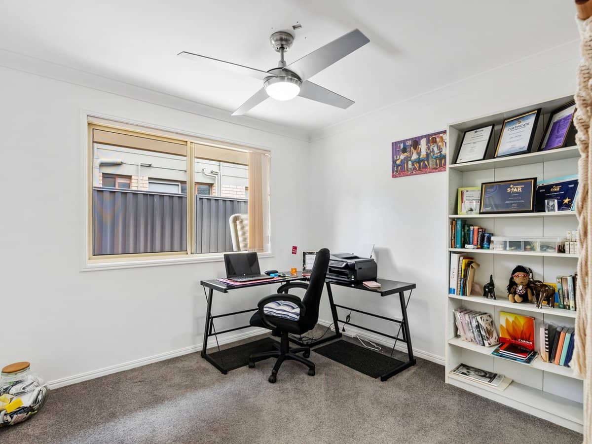 27 Elizabeth Street, CURRUMBIN WATERS - Thumbnail 14