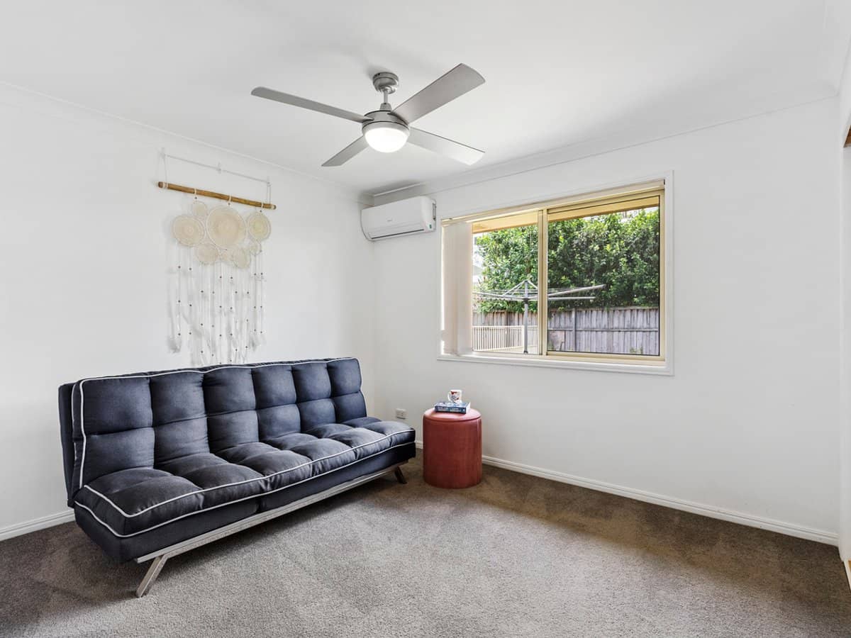 27 Elizabeth Street, CURRUMBIN WATERS - Thumbnail 15