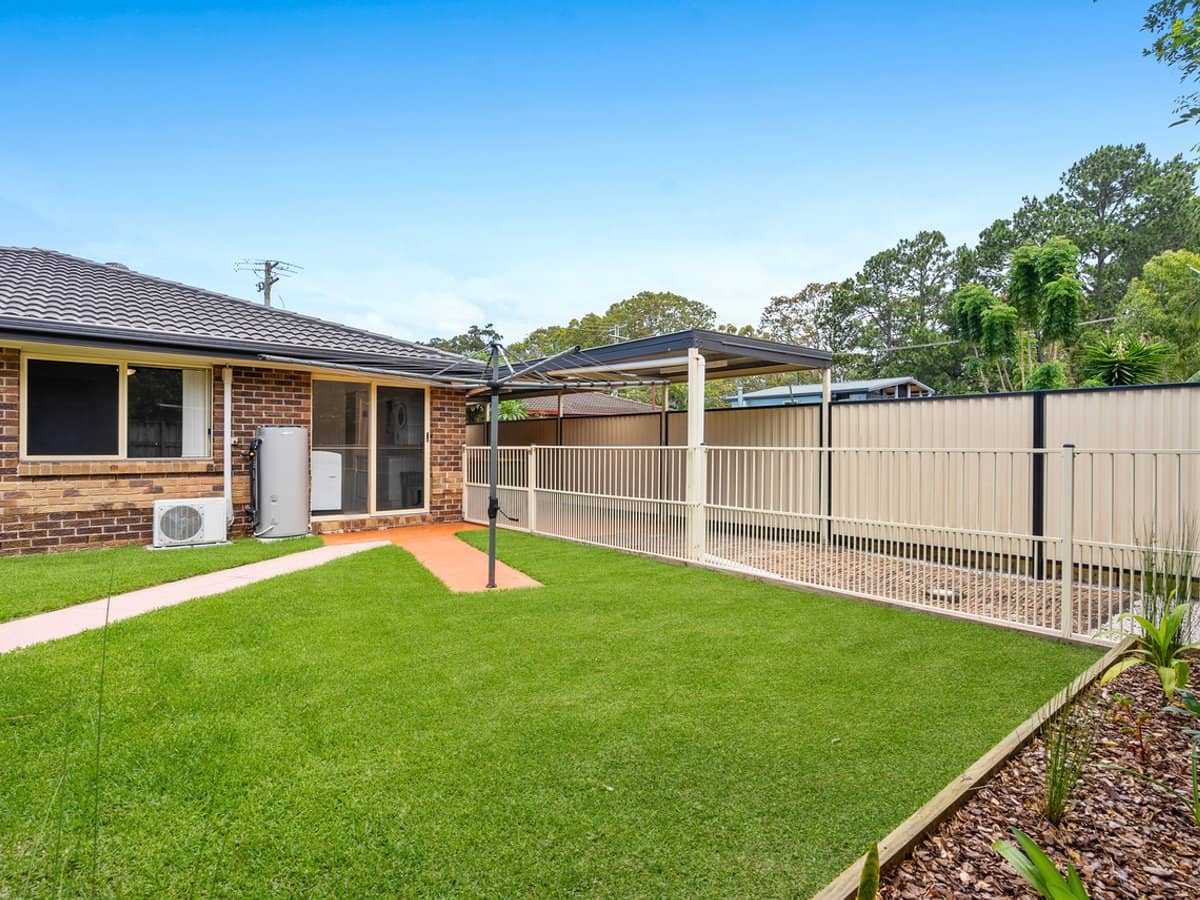 27 Elizabeth Street, CURRUMBIN WATERS - Thumbnail 17