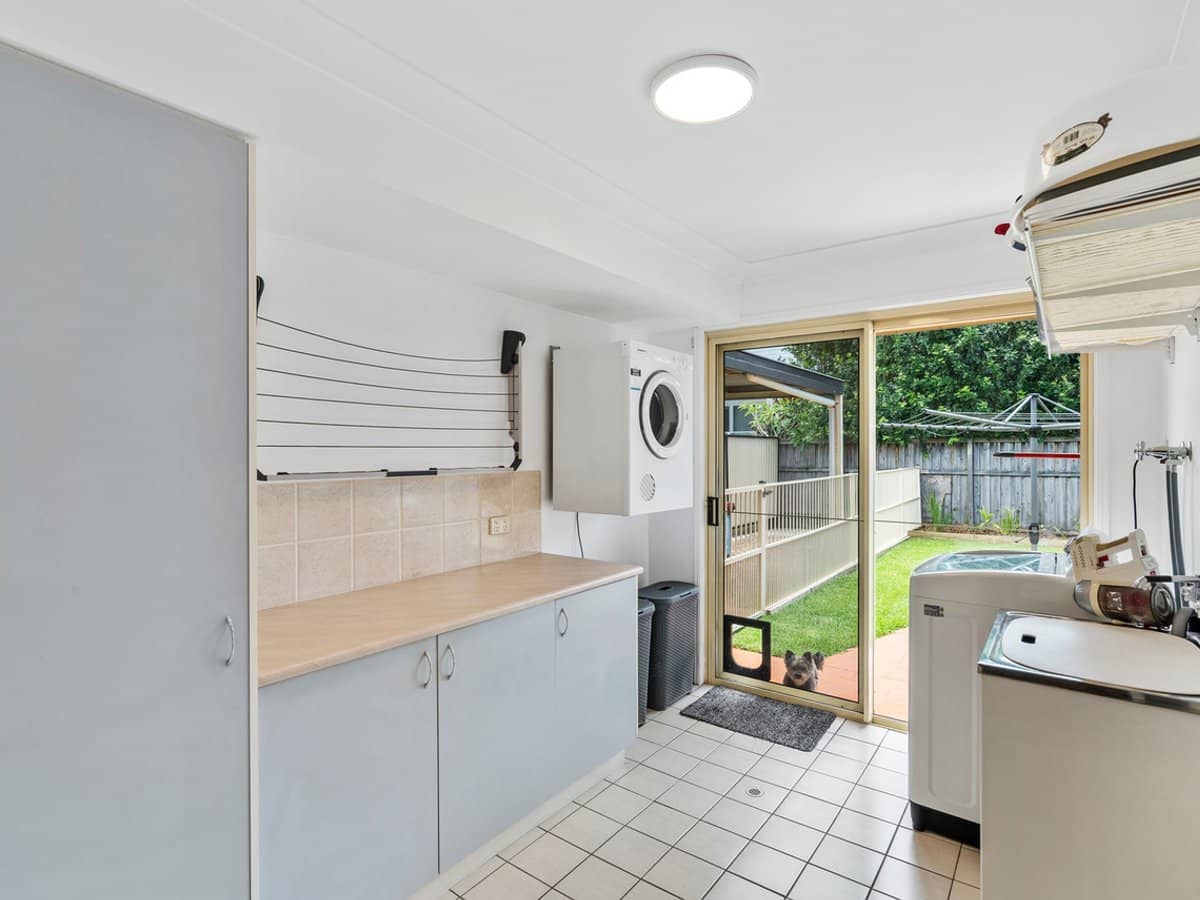 27 Elizabeth Street, CURRUMBIN WATERS - Thumbnail 22