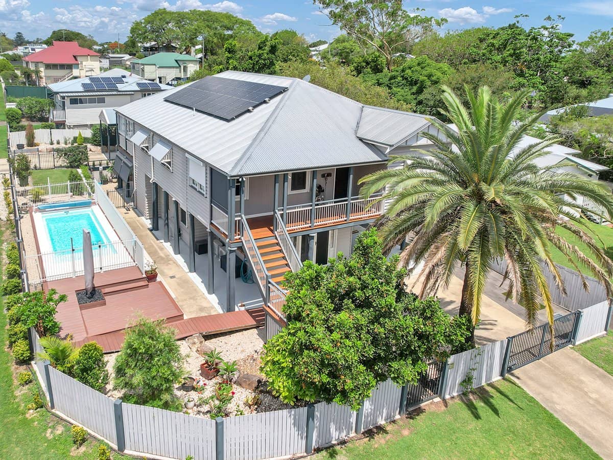 2 Queen Street, NEWTOWN - Thumbnail 1